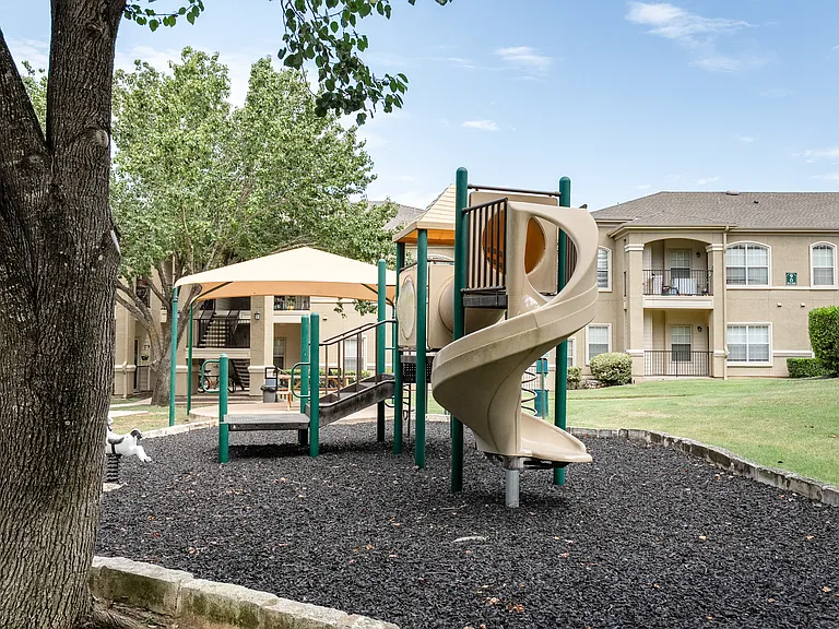 The Lodge at Lost Pines Apartments — Photo 18