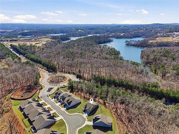 3rd image of 1413 Bluffs Ridge Way