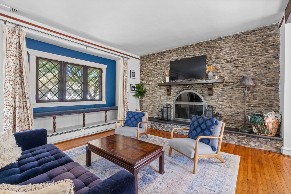 next background image