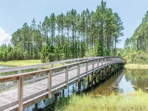 Creek Pines Cir, Wewahitchka, FL 32465