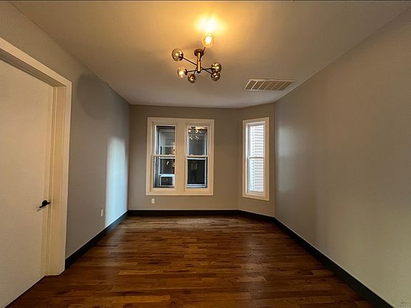 5th image of 74 Baldwin Ave #2R