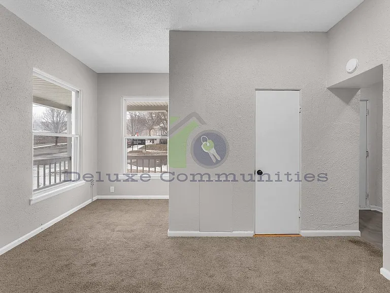 801 Prospect Ave SE — Photo 10