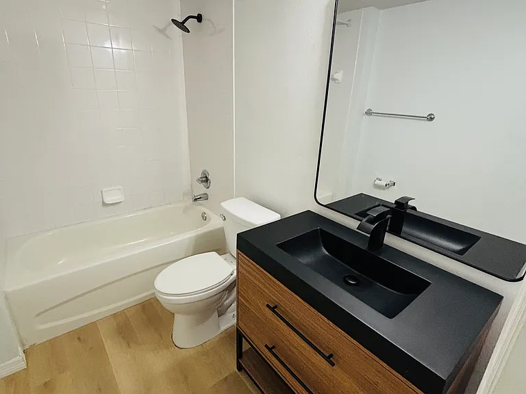 483 Las Cortes Ln #101 — Photo 21