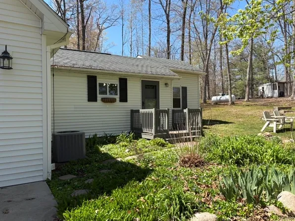 3125 Deer Lake Rd, Harrison, MI 48625
