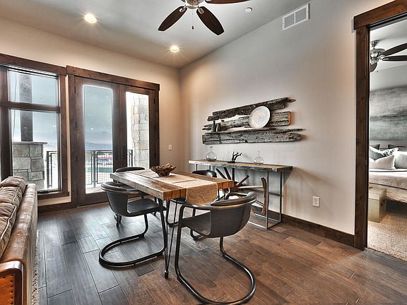 4th image of 3703 Blackstone Dr #311