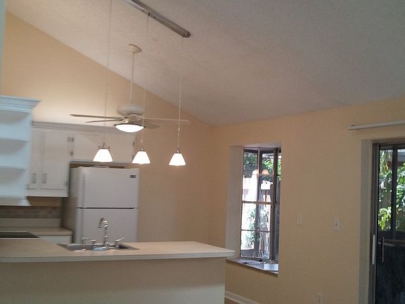 3rd image of 3710 Farnham Ct