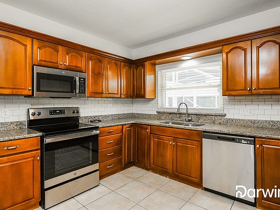 4th image of 2613 Muscatello St