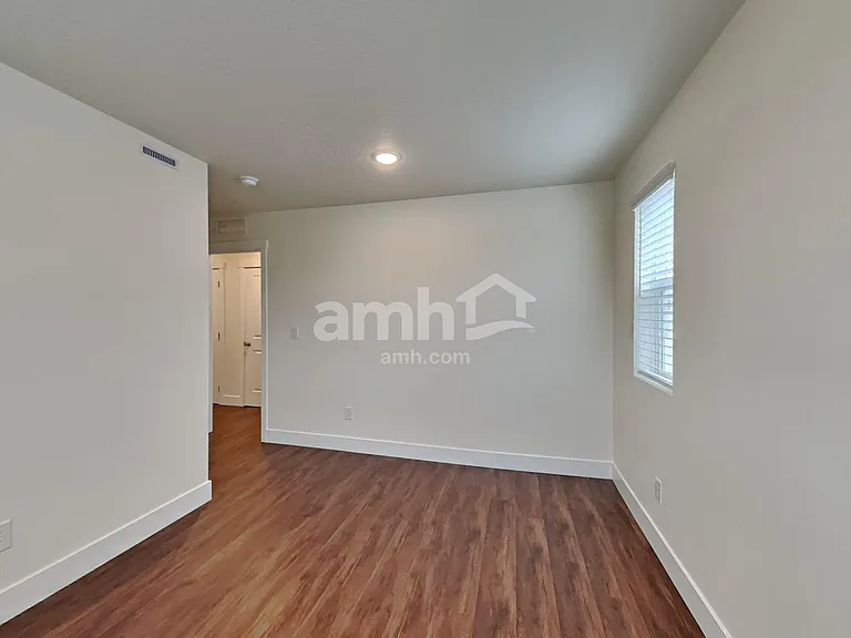 2440 S Deborah Ave — Photo 17