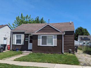 28218 Maple St, Roseville, MI 48066