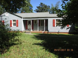 1103 Fairview Dr, Lexington, NC 27292
