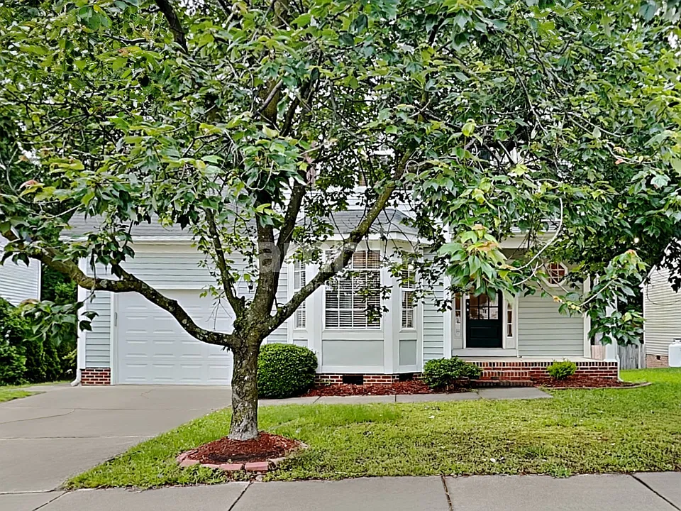 116 Holly Thorn Trce