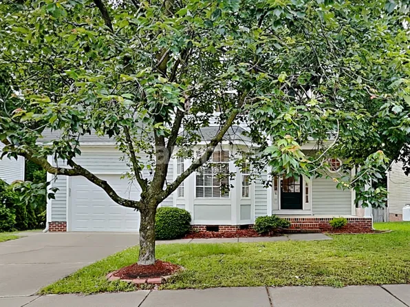 116 Holly Thorn Trce, Holly Springs, NC 27540