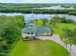 9691 Mockingbird Ln, Micco, FL 32976