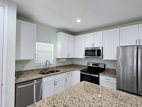 4th image of 619 E Virginia Ave #111