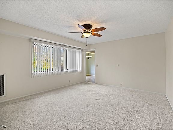 5th image of 1006 Bunker Dr APT 201