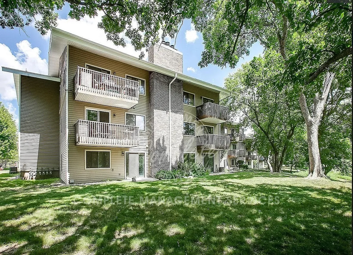 2 bed, 1200 sqft, $1,895 — Photo 1