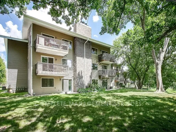 14325 Fairway Dr, Eden Prairie, MN 55344