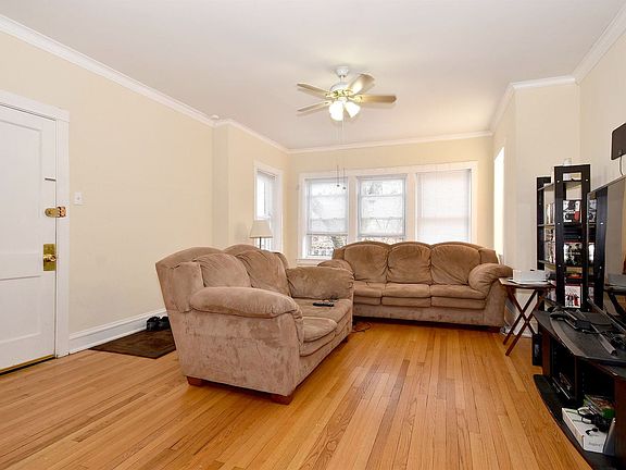 2nd image of 5422 W Berenice Ave