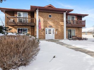 9512 Keilman St APT 1N, Saint John, IN