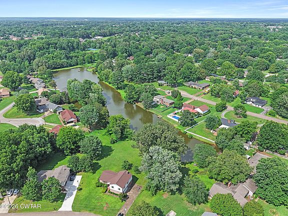 4th image of 18 Windale Dr