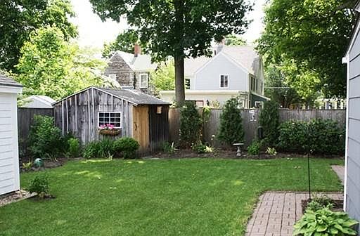 5th image of 11 Franklin St