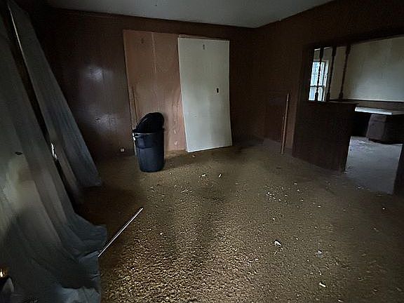 2nd image of 2211 Yale Ave