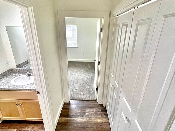 4th image of 4237 Wyoming St #4239