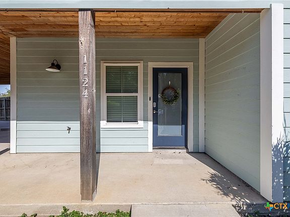 3rd image of 1124 Katy St