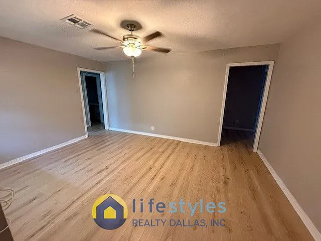 3 bed, 1116 sqft, $1,550 — Photo 2