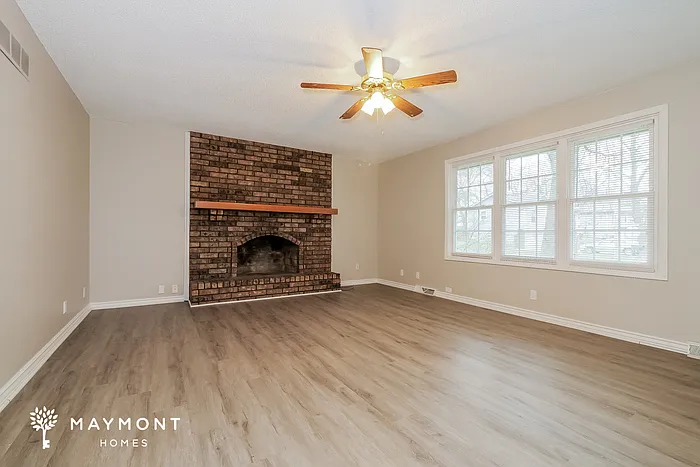 3 bed, 2.5 bath, 2548 sqft, $2,245 — Photo 4