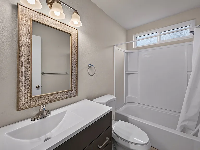 1792 N Ann St — Photo 15