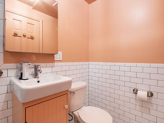 5th image of 66 1/2 Newel St #1/2