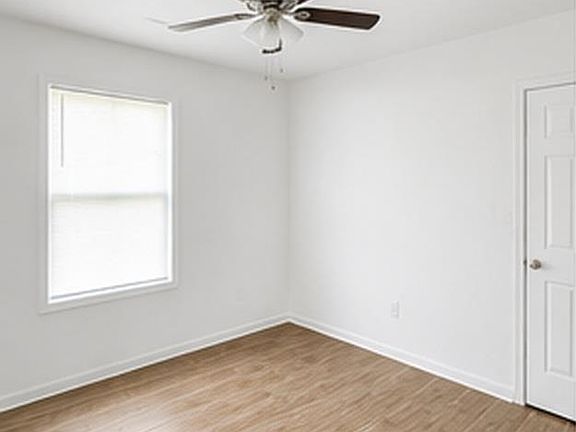 5th image of 589 W Gilleas Rd