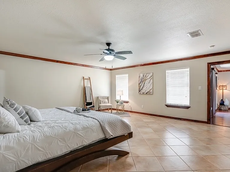 310 Salem Dr #1 — Photo 9