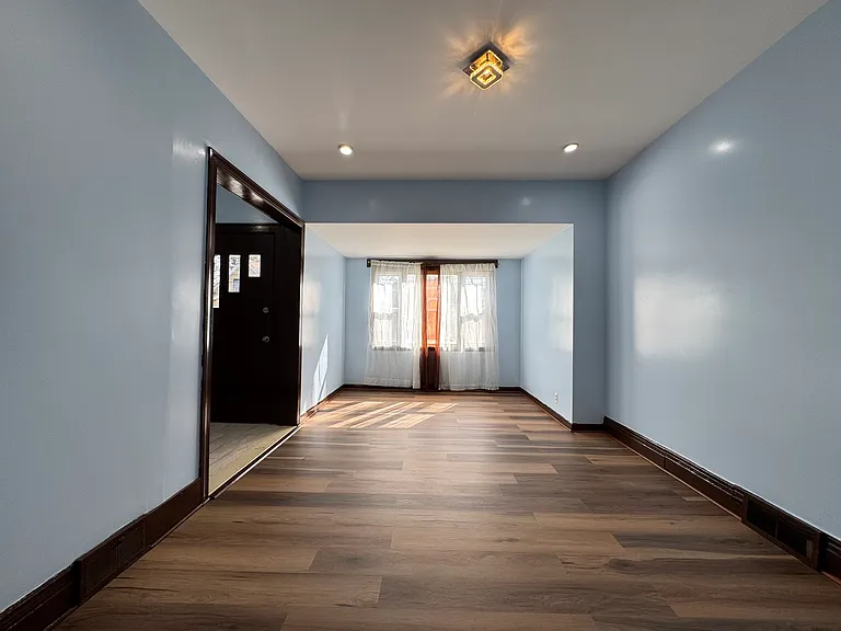 48 Domedion Ave #1 — Photo 5