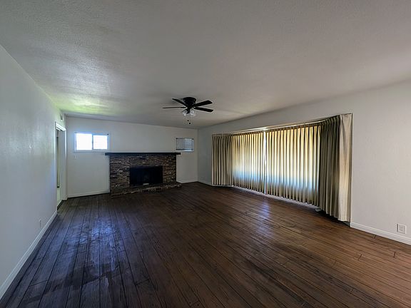 3rd image of 14407 Elaine Ave