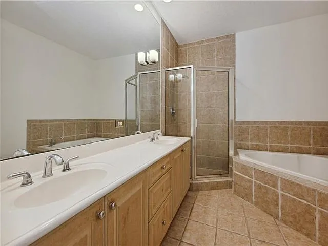 1416 NE 4th Ct — Photo 4