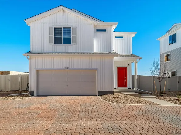 46541 Sunflower Lane, Bennett, CO 80102