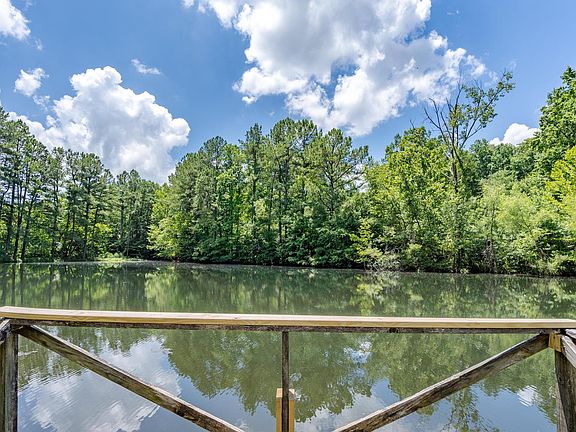 4th image of 381 Carson Hollow Ln