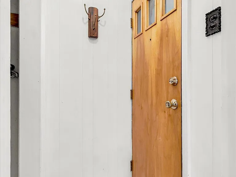 712 E Hector St — Photo 14