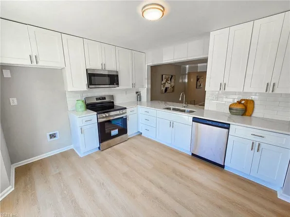 635 Biltmore Dr, Virginia Beach, VA 23454