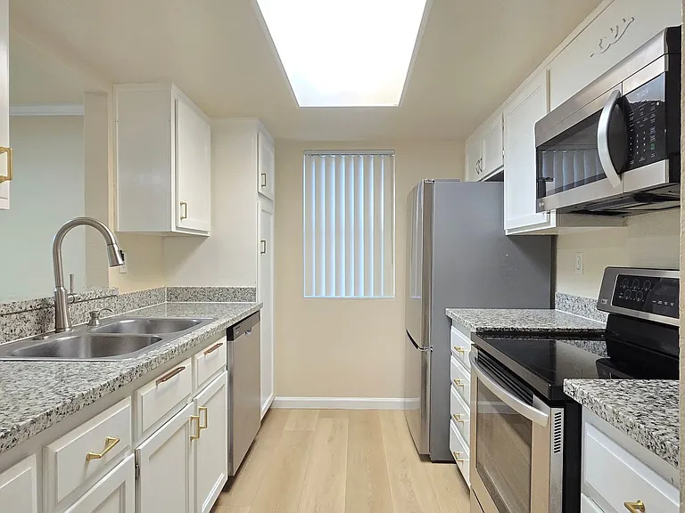 5590 Makati Cir — Photo 10