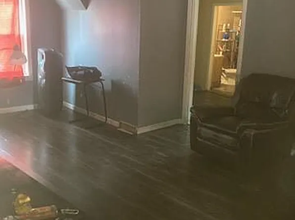 4090 Beyerle Rd, Cleveland, OH 44105