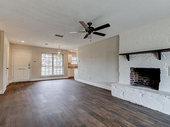 3rd image of 3509 Point East Dr