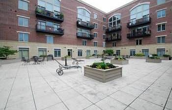 2nd image of 1515 N Van Buren St APT 214