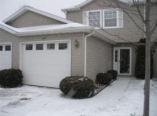 174 Summer Tree Dr, Porter, IN 46304