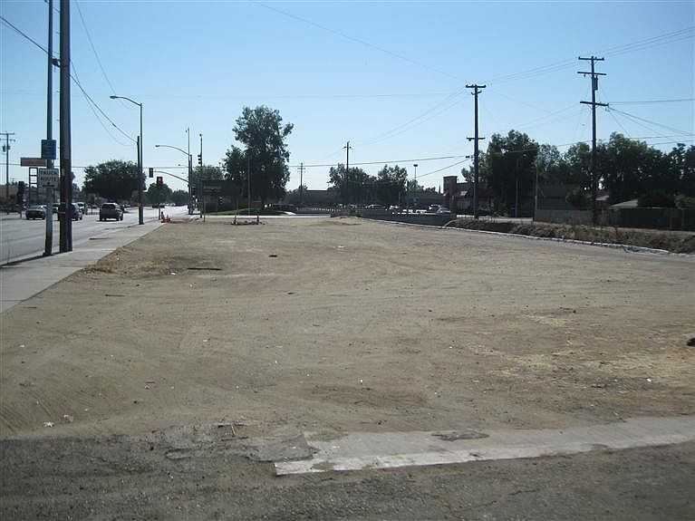 1st image of 3094 E McKinley Ave