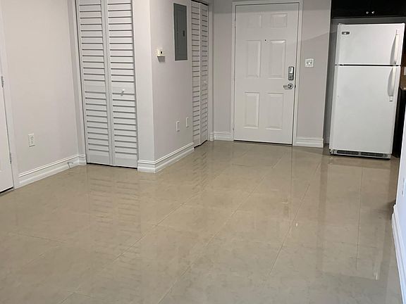 5th image of 624 SW 1st St #305