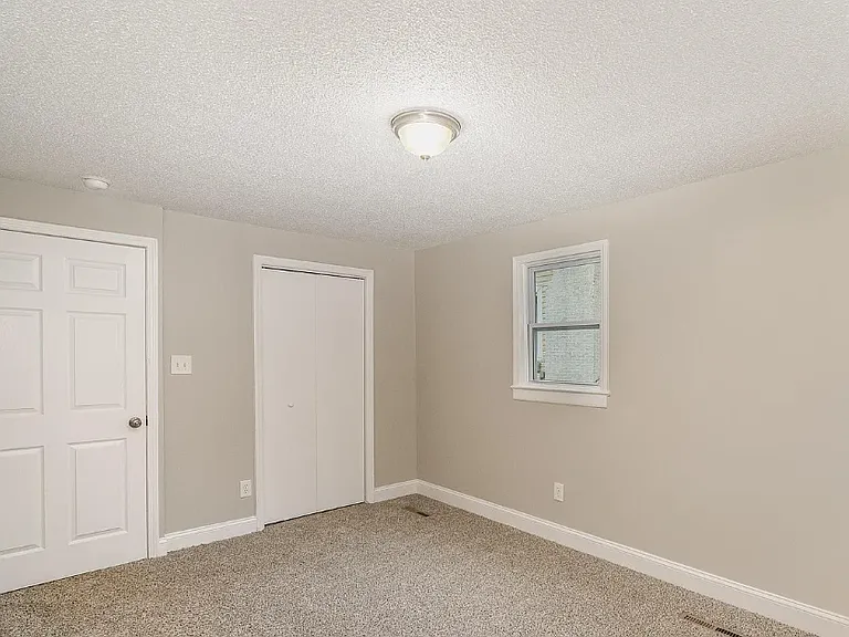 433 Greenwood Dr — Photo 16
