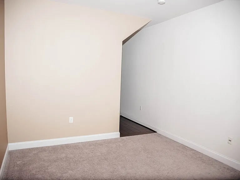 523 Fawn Ln — Photo 6